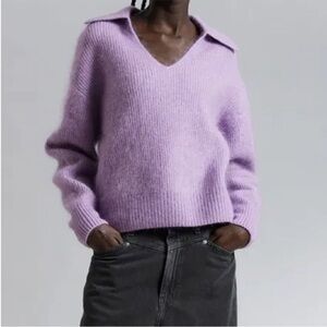 Lavender V-Neck Women's Sweater